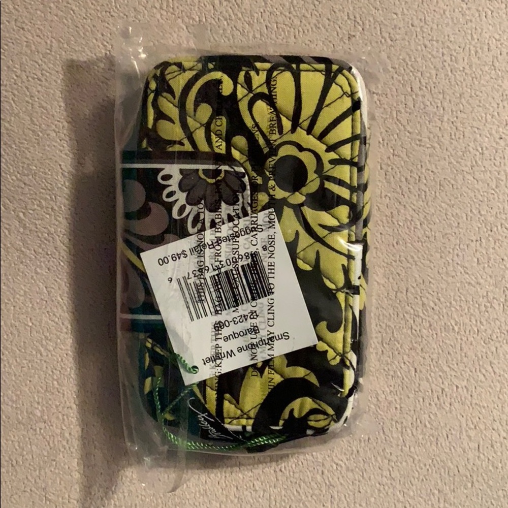 Vera Bradley smartphone wristlet Baroque